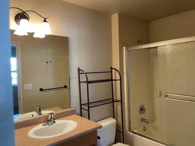 622-624 Midway Road Medford, OR 97501 - Photo 12 of 19 Masterbath Room 2