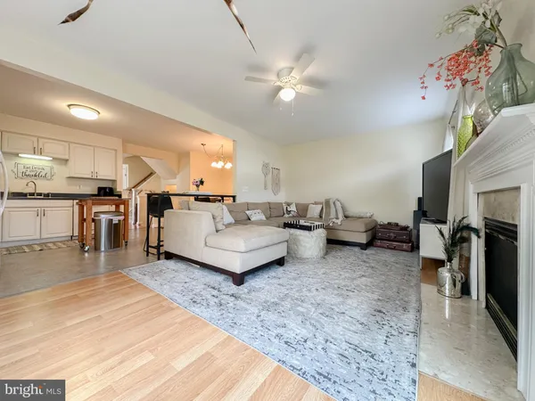 $2,900 | 14358 Haysickle Court, Centreville, VA 20121