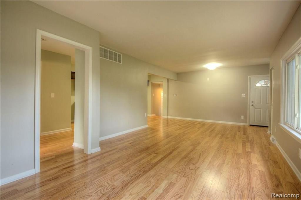 15650 Inkster Road Romulus, MI 48174 - Photo 4 of 33
