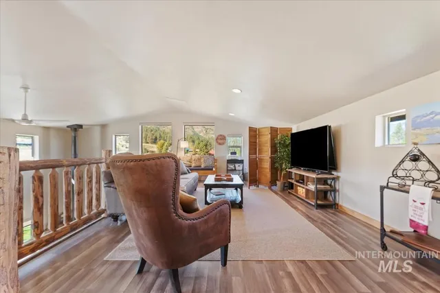 $735,000 | 34 Crosstimber Loop, Garden Valley, ID 83622