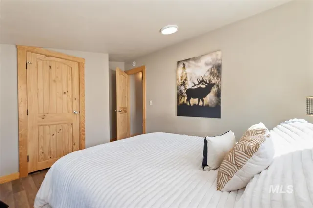 $735,000 | 34 Crosstimber Loop, Garden Valley, ID 83622