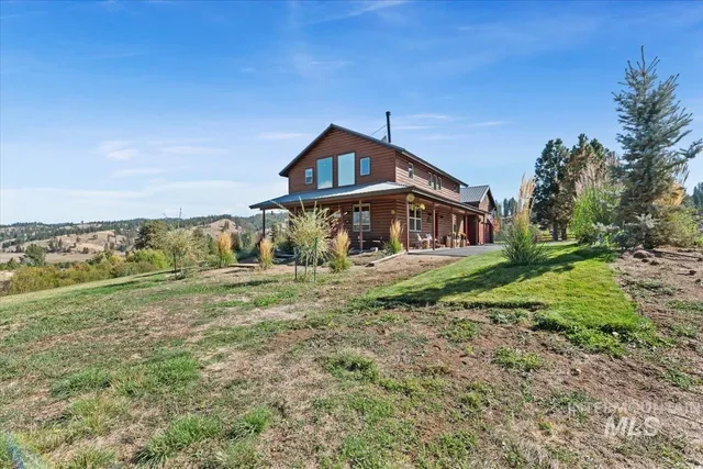 $735,000 | 34 Crosstimber Loop, Garden Valley, ID 83622