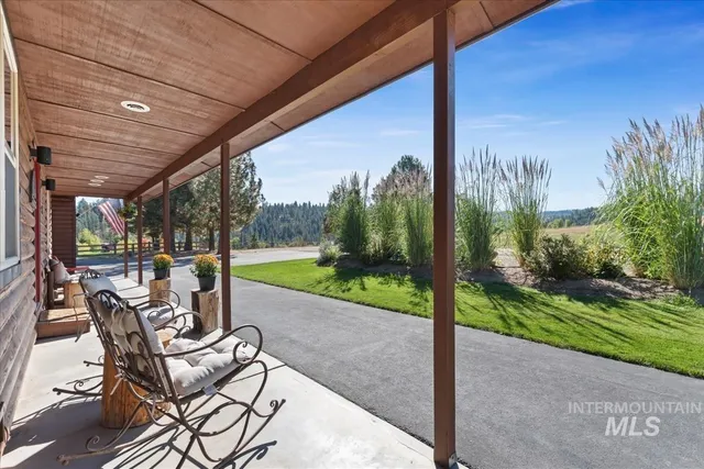 $735,000 | 34 Crosstimber Loop, Garden Valley, ID 83622