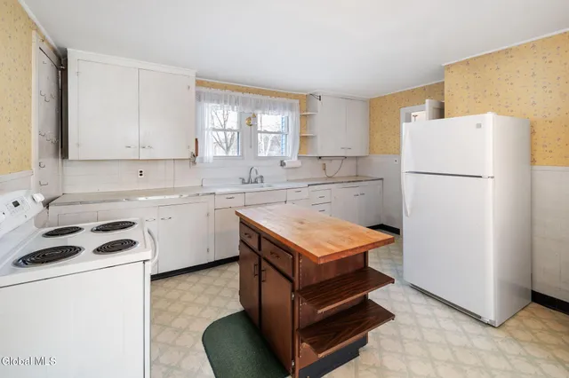 $239,900 | 647 Barnerville Road, Howes Cave, NY 12092