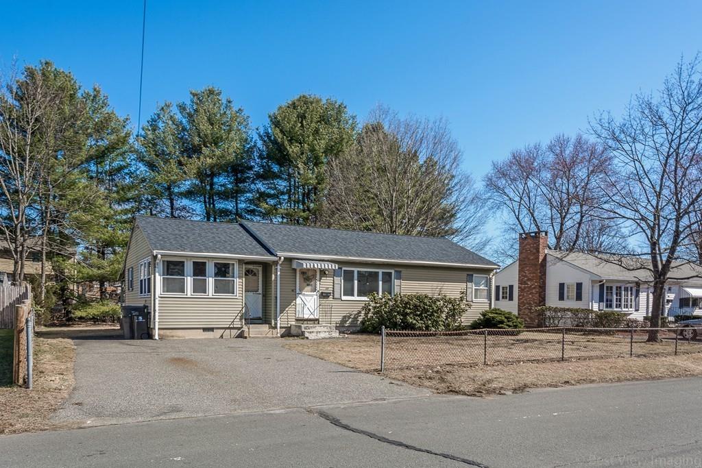 48 Curtis Road Framingham, MA 01702 - Photo 4 of 36 Gallery Image 4