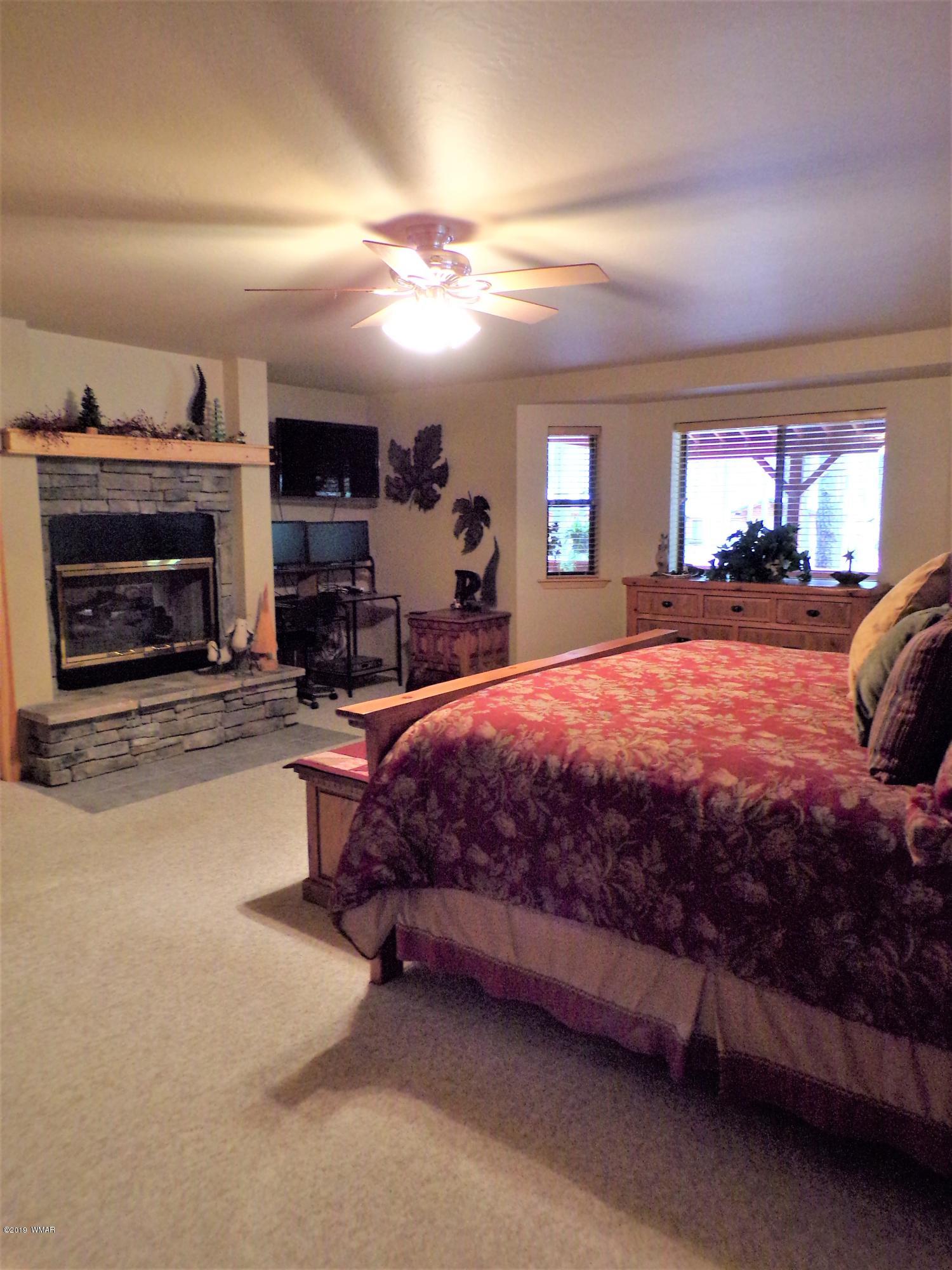 8472 Eagle Point Road Pinetop, AZ 85935 - Photo 16 of 38 Gallery Image 16