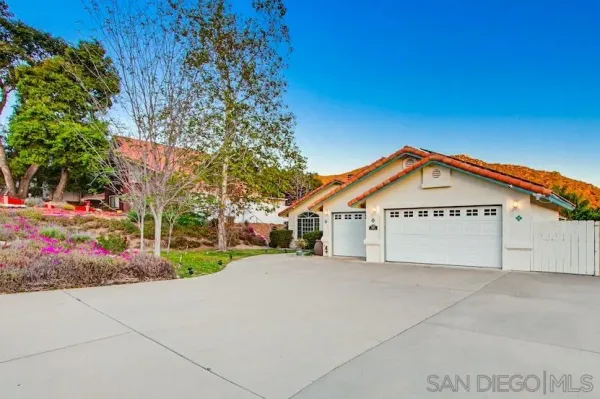 $985,000 | 24427 Del Amo Road, Ramona, CA 92065