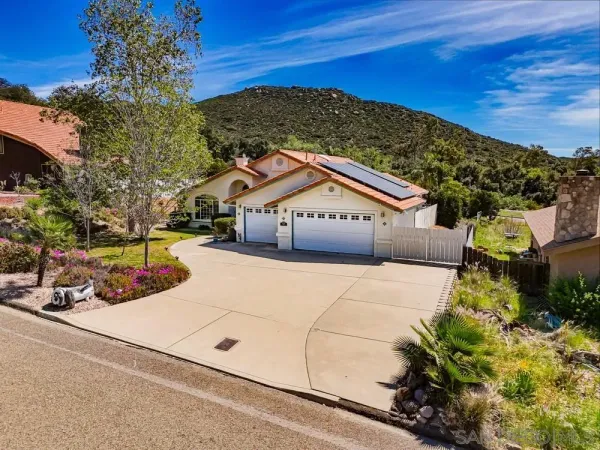 $985,000 | 24427 Del Amo Road, Ramona, CA 92065