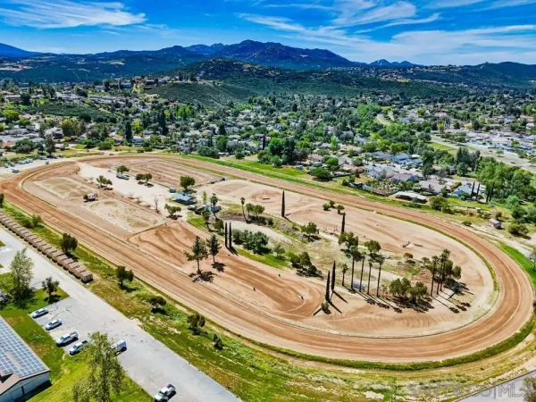 $985,000 | 24427 Del Amo Road, Ramona, CA 92065