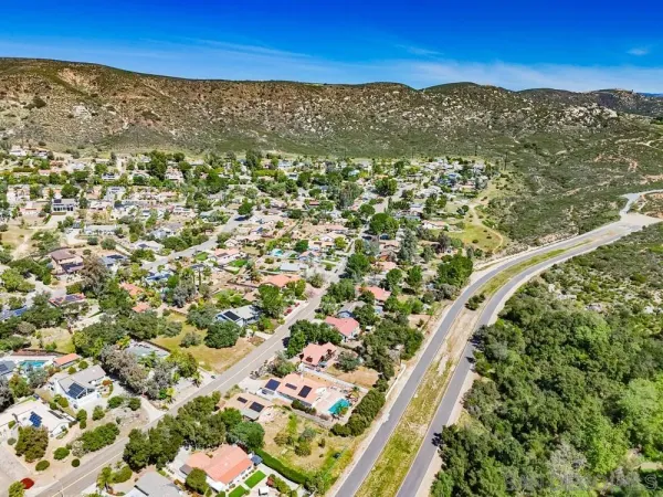 $985,000 | 24427 Del Amo Road, Ramona, CA 92065