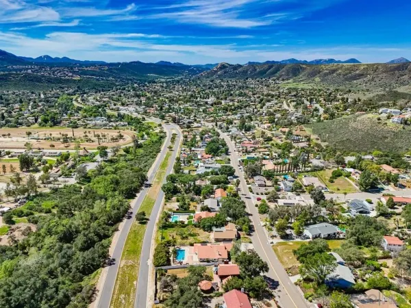 $985,000 | 24427 Del Amo Road, Ramona, CA 92065