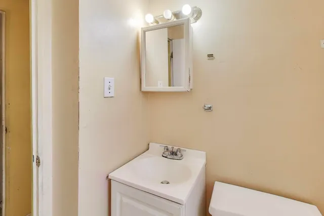 $100,000 | 8613 South Ingleside Avenue, Chicago, IL 60619