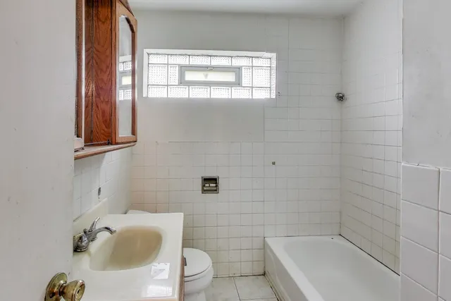 $100,000 | 8613 South Ingleside Avenue, Chicago, IL 60619