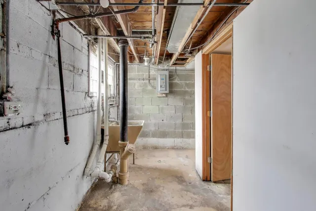 $100,000 | 8613 South Ingleside Avenue, Chicago, IL 60619