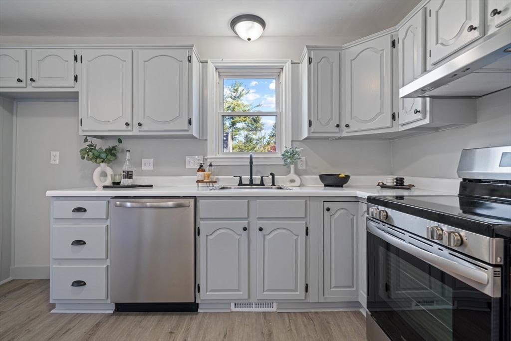 16 Kings View Road Marlborough, MA 01752 - Photo 8 of 28 Gallery Image 8