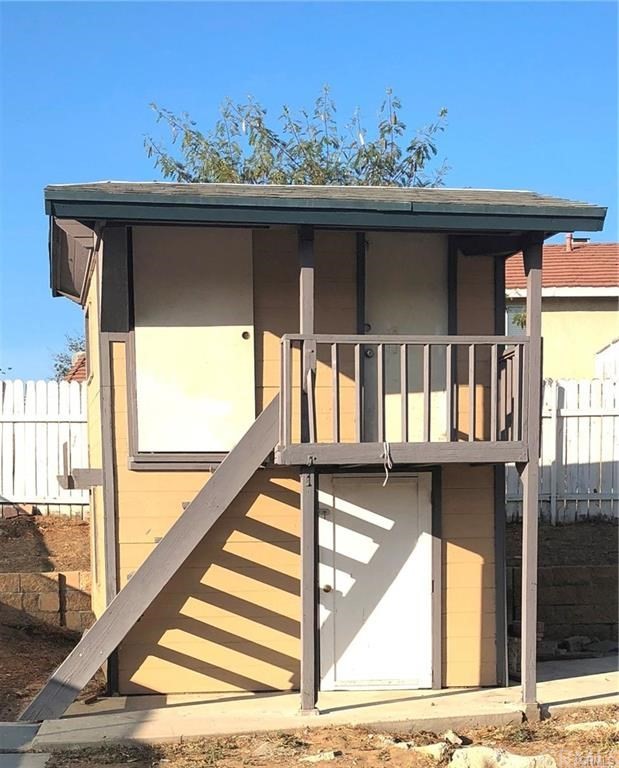 632 North Birch Avenue Rialto, CA 92376 - Photo 23 of 24 a view of entryway with a balcony
