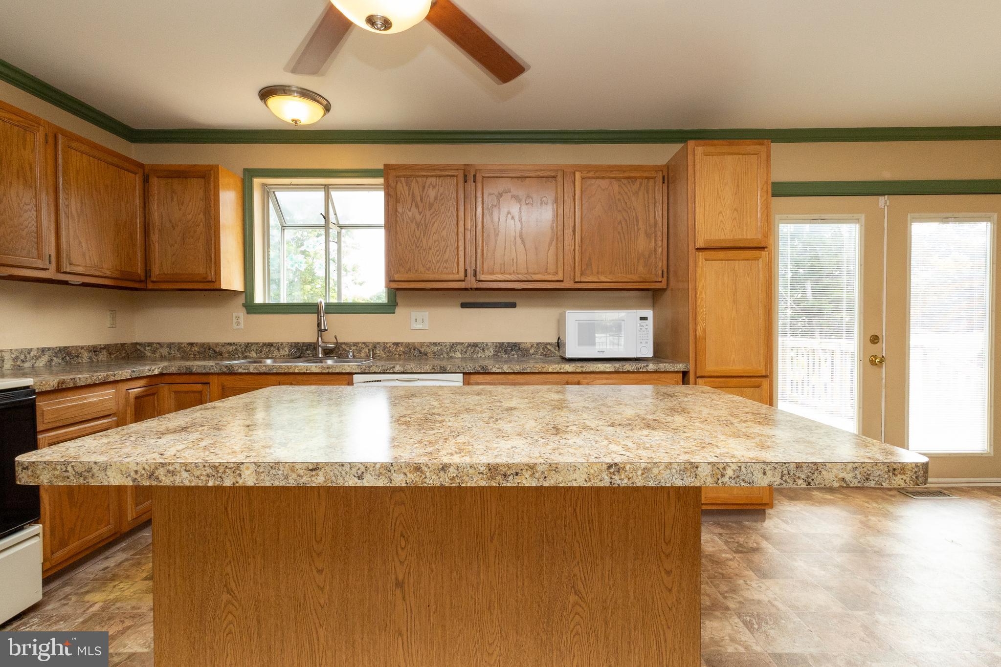 231 Roth Avenue Taneytown, MD 21787 - Photo 13 of 48 Gallery Image 13