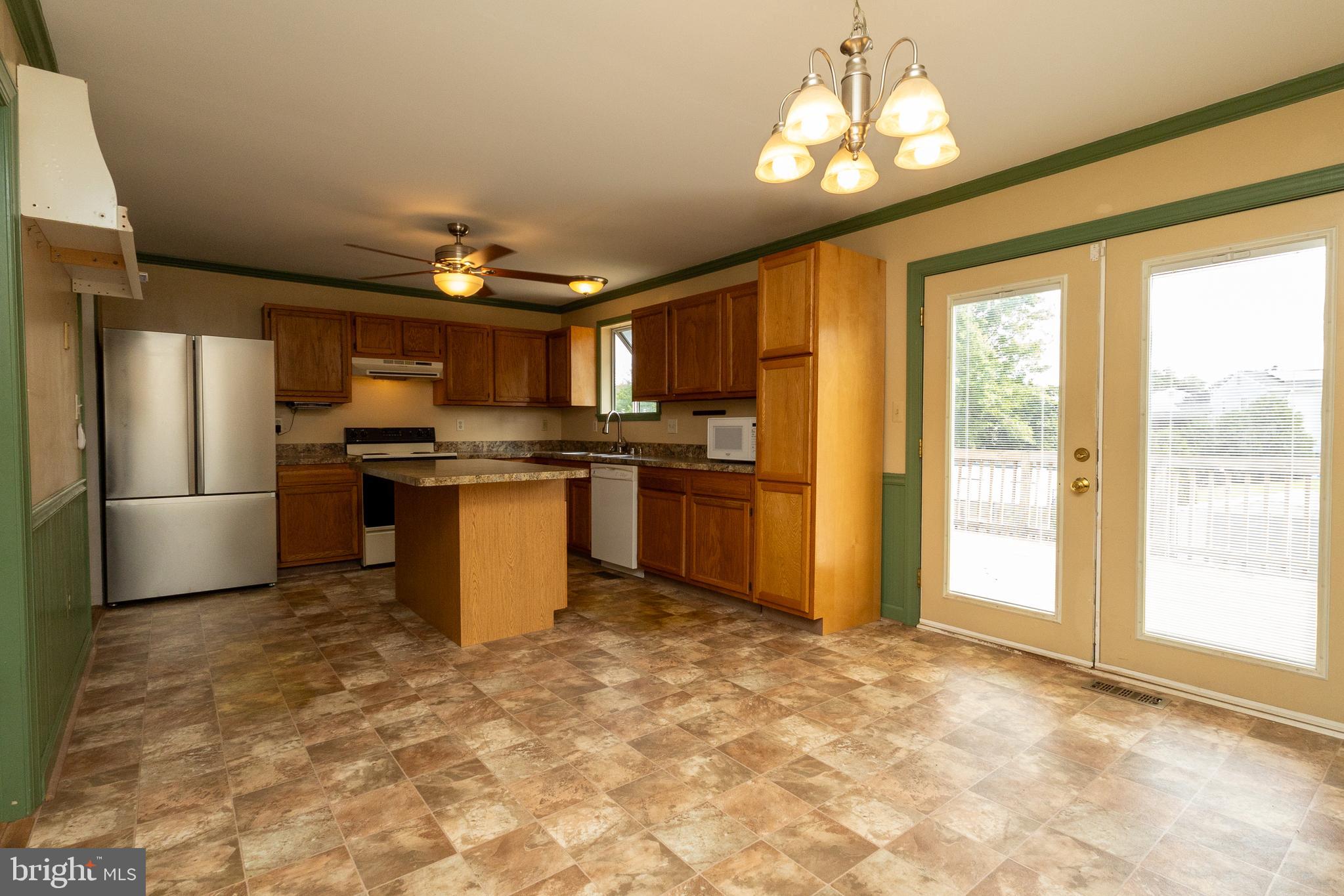 231 Roth Avenue Taneytown, MD 21787 - Photo 9 of 48 Gallery Image 9