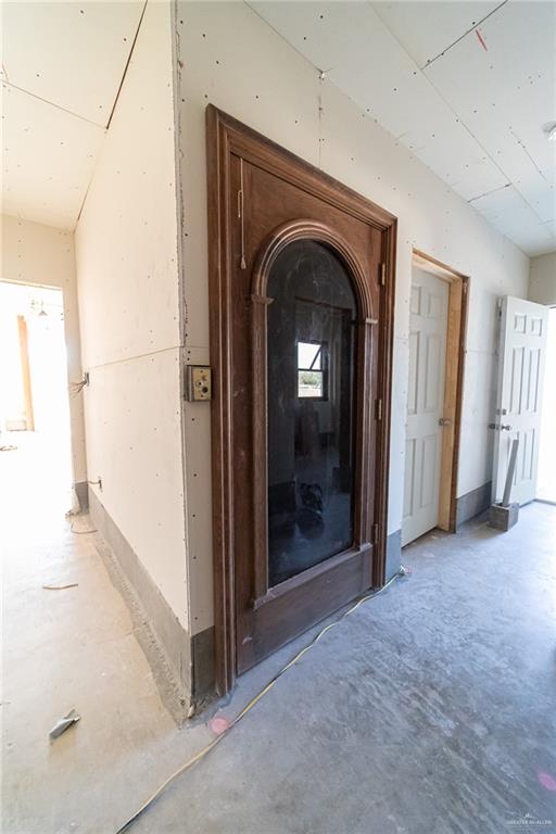 2136 East Mile 3 Road Palmhurst, TX 78573 - Photo 11 of 18 a view of livingroom with bathroom