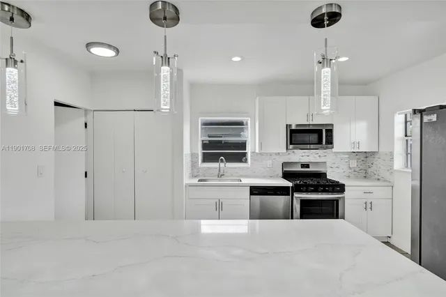 $3,899 | 5750 Northwest 111th Street, Hialeah, FL 33012