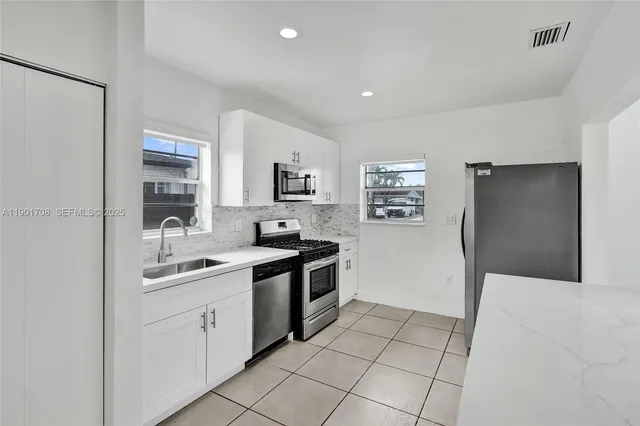 $3,899 | 5750 Northwest 111th Street, Hialeah, FL 33012