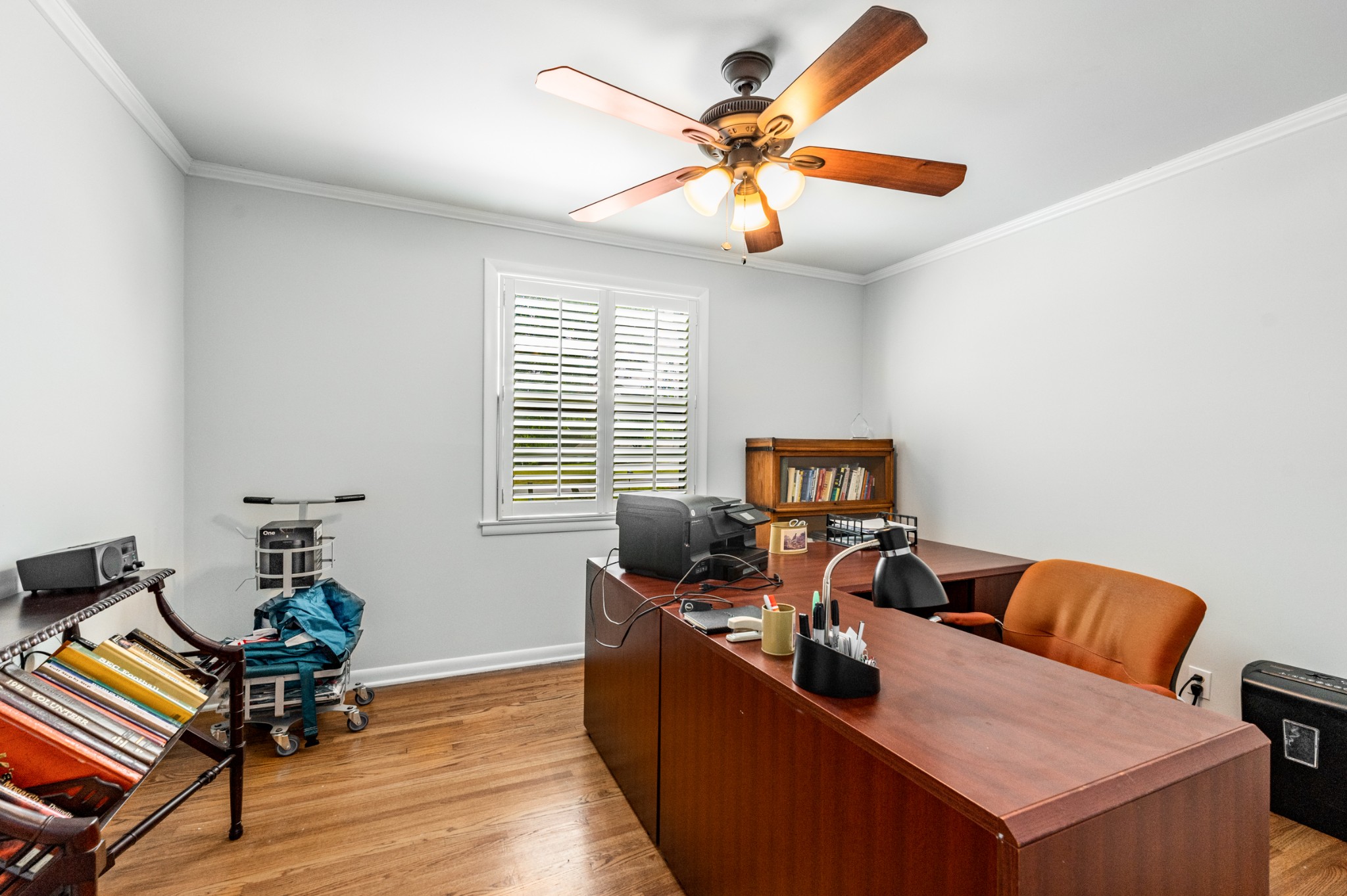 5123 Regent Drive Nashville, TN 37220 - Photo 21 of 29 a living room with furniture and a window