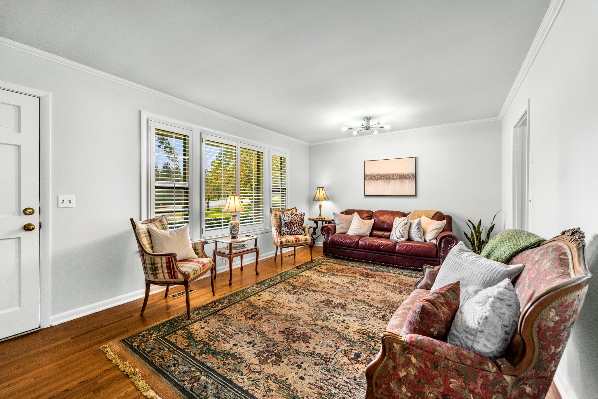 5123 Regent Drive Nashville, TN 37220 - Photo 3 of 29 a living room with furniture and a window