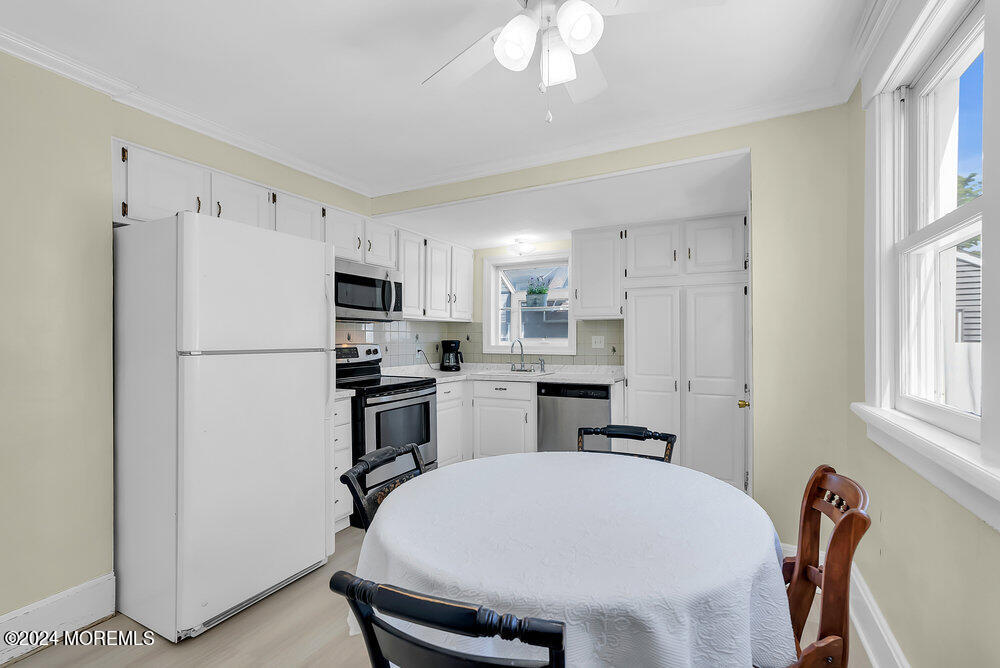 66 Carpenter Street Red Bank, NJ 07701 - Photo 12 of 35 016_mjb04380