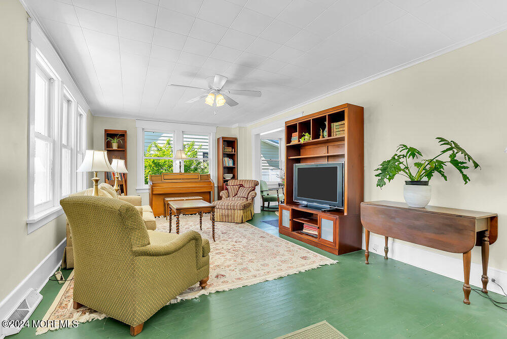 66 Carpenter Street Red Bank, NJ 07701 - Photo 7 of 35 011_mjb04350