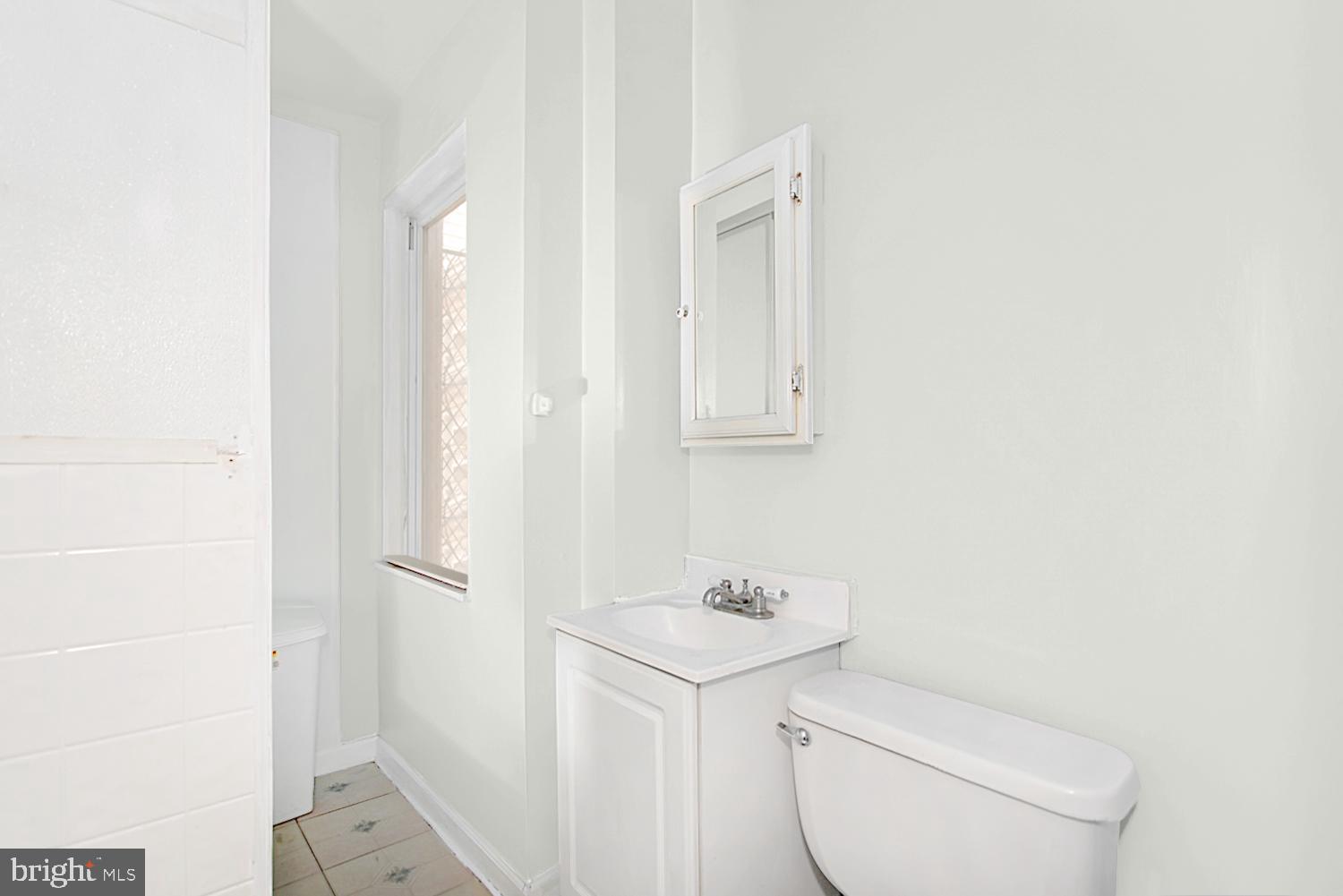 1524 Byrd Street Baltimore, MD 21230 - Photo 19 of 30 Upstairs Bathroom