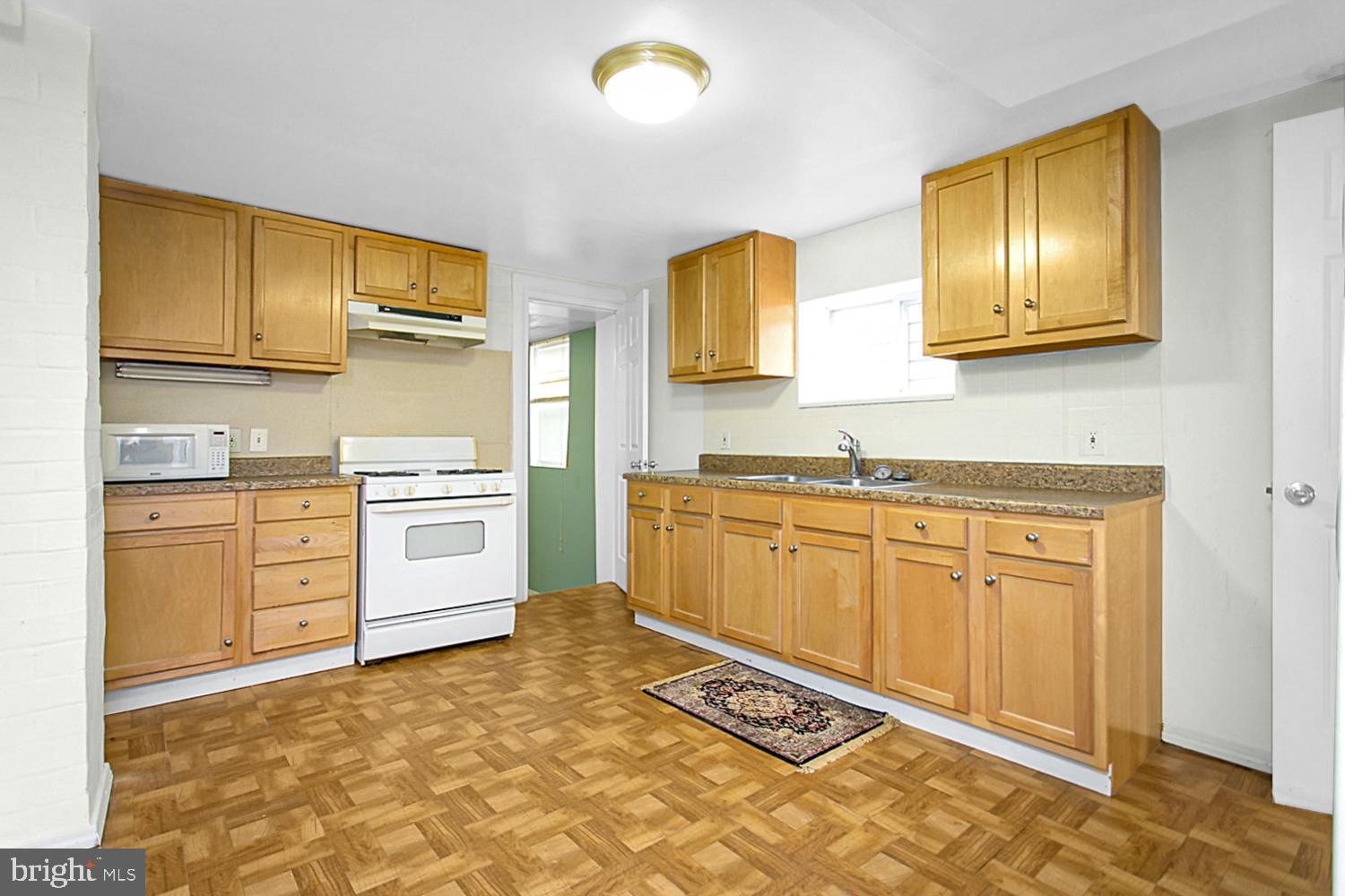 1524 Byrd Street Baltimore, MD 21230 - Photo 9 of 30 Huge Kitchen