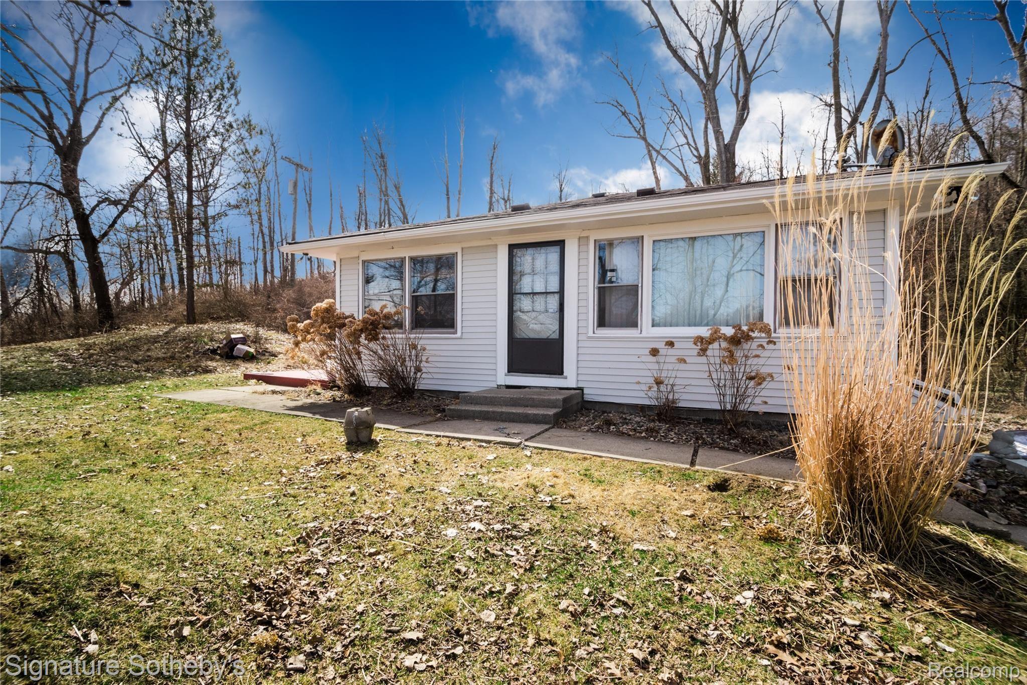 1556 Rochester Road Leonard, MI 48367 - Photo 26 of 51 Unit 2