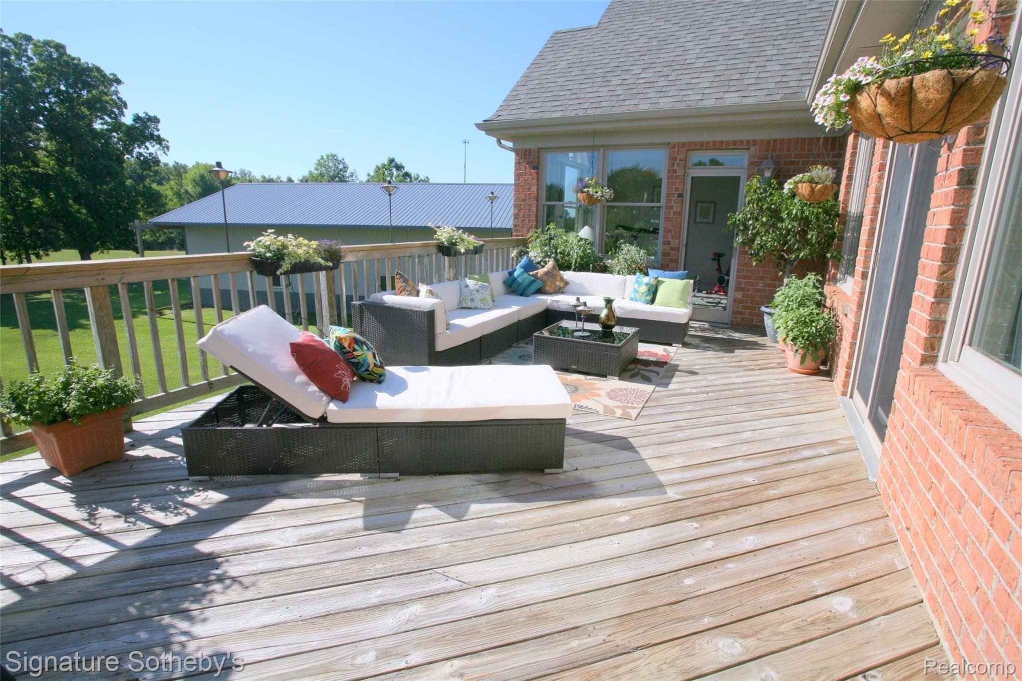 1720 Braidwood Road Memphis, MI 48041 - Photo 26 of 60 Deck