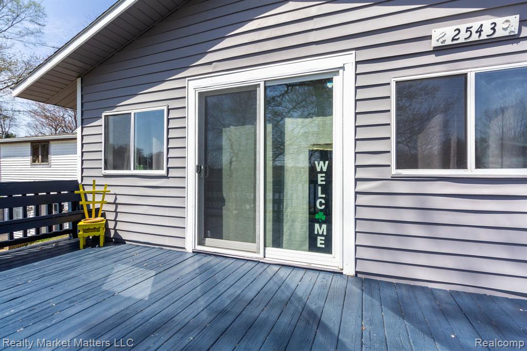 2543 Henry Road Lapeer, MI 48446 - Photo 4 of 30