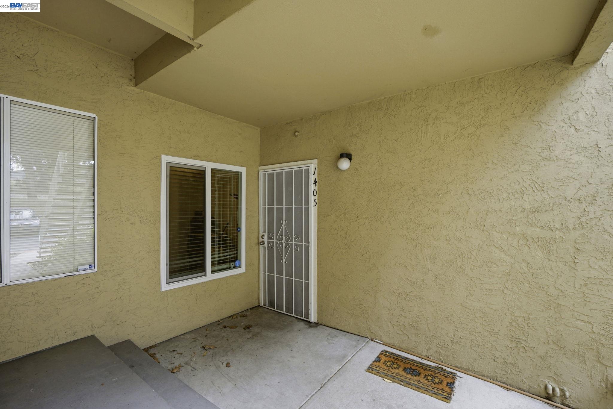 1405 Forest Run Hercules, CA 94547 - Photo 5 of 26 a view of an empty room