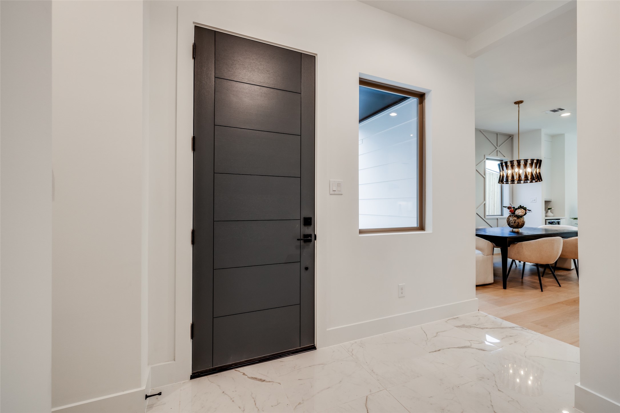 816 West 17th Street Houston, TX 77008 - Photo 5 of 38 * Est Compl 12/31/2026 *
* ASK ABOUT CUSTOMIZATION OPTIONS DURING CONSTRUCTION ONLY
* MAZZARINO MODEL HOME
* PHOTOS MAY SHOW A SIMILAR FLOOR PLAN AND/OR UPGRADED/ALTERNATIVE FINISHES
* Please use these photos as a guide
* THIS IS AN ACTIVE CONSTRUCTION SITE, BUYERS MUST REQUEST APPOINTMENT TO BE ON PREMISES AT ALL TIMES.
