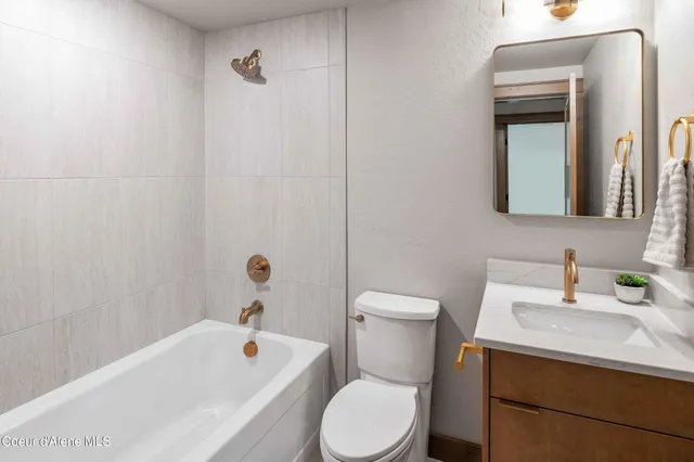 $2,590,000 | 42 Olaf Court, Sandpoint, ID 83864