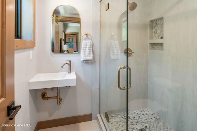 $2,590,000 | 42 Olaf Court, Sandpoint, ID 83864