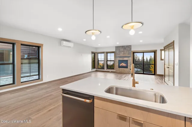 $2,590,000 | 42 Olaf Court, Sandpoint, ID 83864