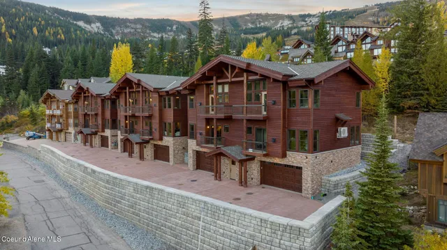 $2,590,000 | 42 Olaf Court, Sandpoint, ID 83864