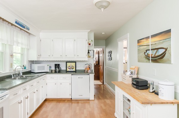 19 Pierce Road Weymouth, MA 02188 - Photo 11 of 30 Gallery Image 11