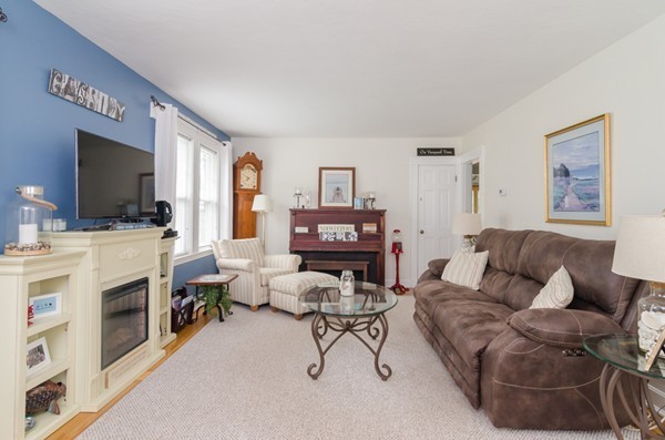 19 Pierce Road Weymouth, MA 02188 - Photo 8 of 30 Gallery Image 8