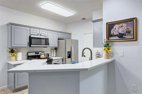 $2,395 | 7510 Lazy Creek Drive, Unit B, Austin, TX 78724