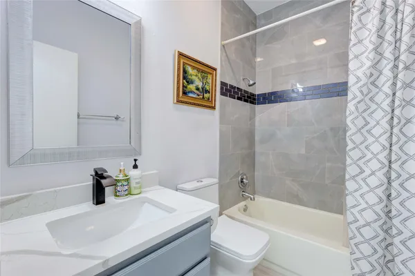 $2,395 | 7510 Lazy Creek Drive, Unit B, Austin, TX 78724