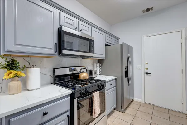 $2,395 | 7510 Lazy Creek Drive, Unit B, Austin, TX 78724