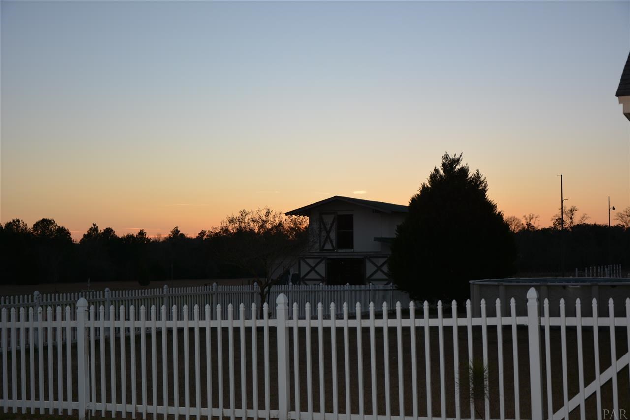 1097 Lewis Road Milton, FL 32570 - Photo 9 of 47 Gallery Image 9