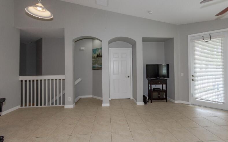 3019 Laurel Ridge Circle Riviera Beach, FL 33404 - Photo 5 of 12 Main1