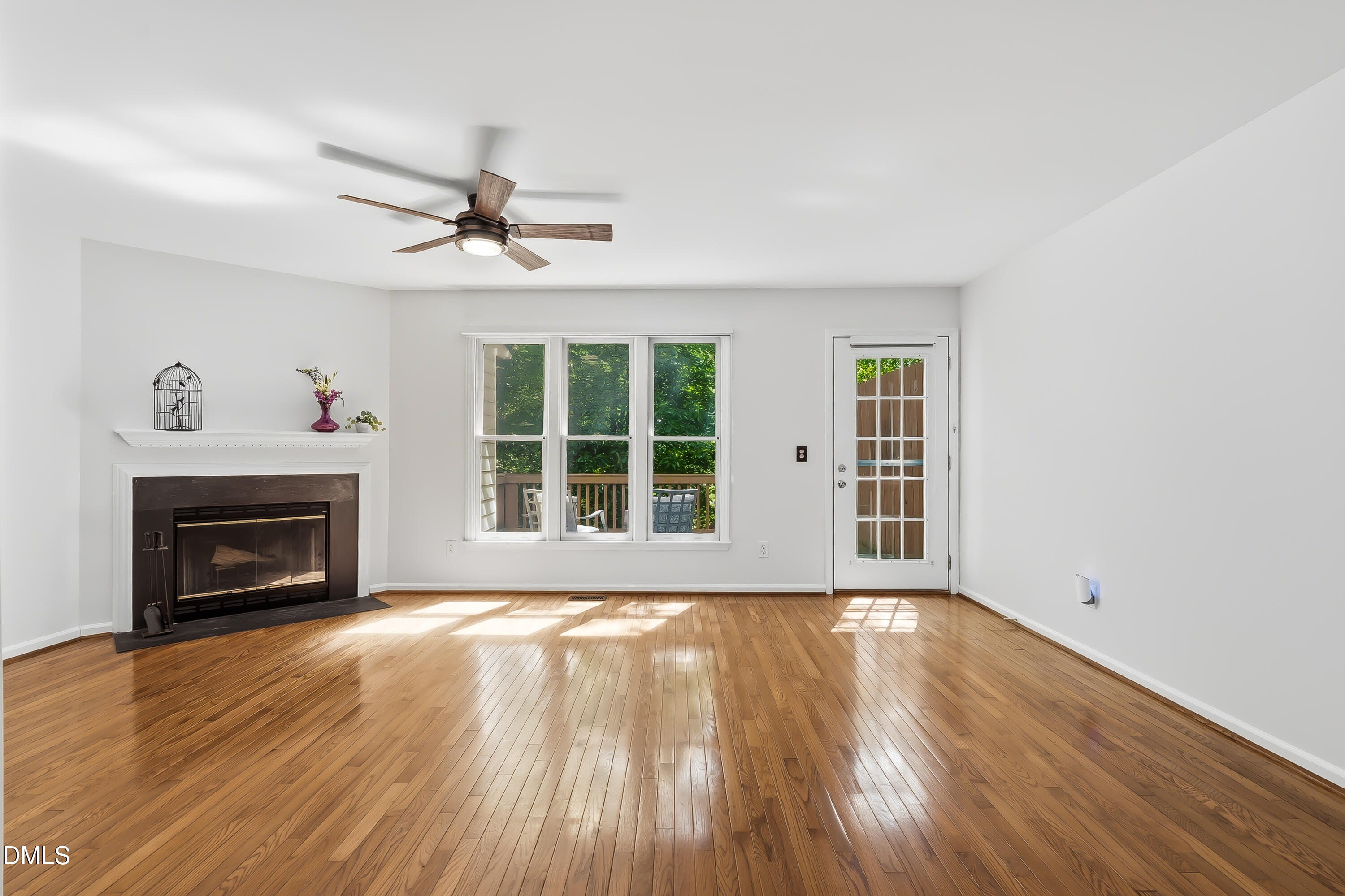 6026 Epping Forest Drive Raleigh, NC 27613 - Photo 14 of 46 Living Room