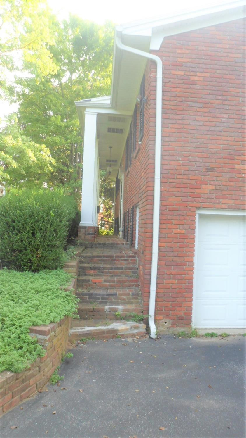 352 Westover Road Frankfort, KY 40601 - Photo 3 of 46 Photo 3