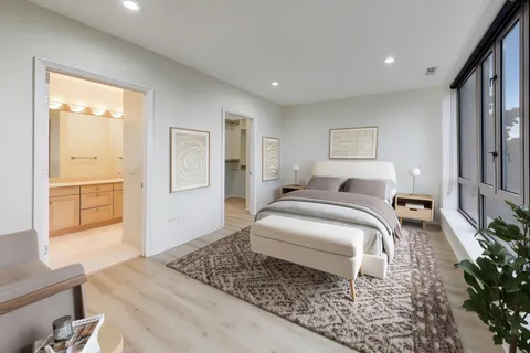 $550,000 | 400 North Clinton Street, Unit 401, Chicago, IL 60654